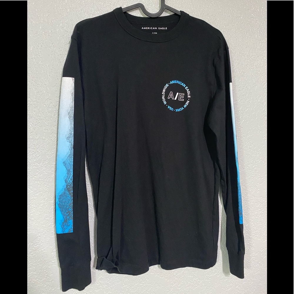 American eagle graphic long sleeve, size small
